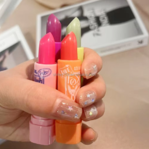 color-changing lip gloss
